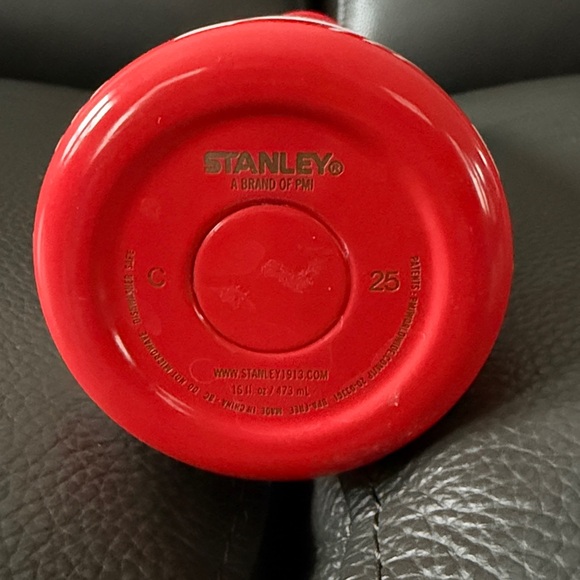 Stanley Candy Cane Twist Christmas 2025 Transit Tumbler - Picture 4 of 6